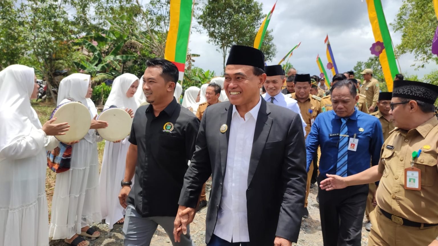 Bupati Tanbu Resmikan Kantor Desa Kupangberkahjaya