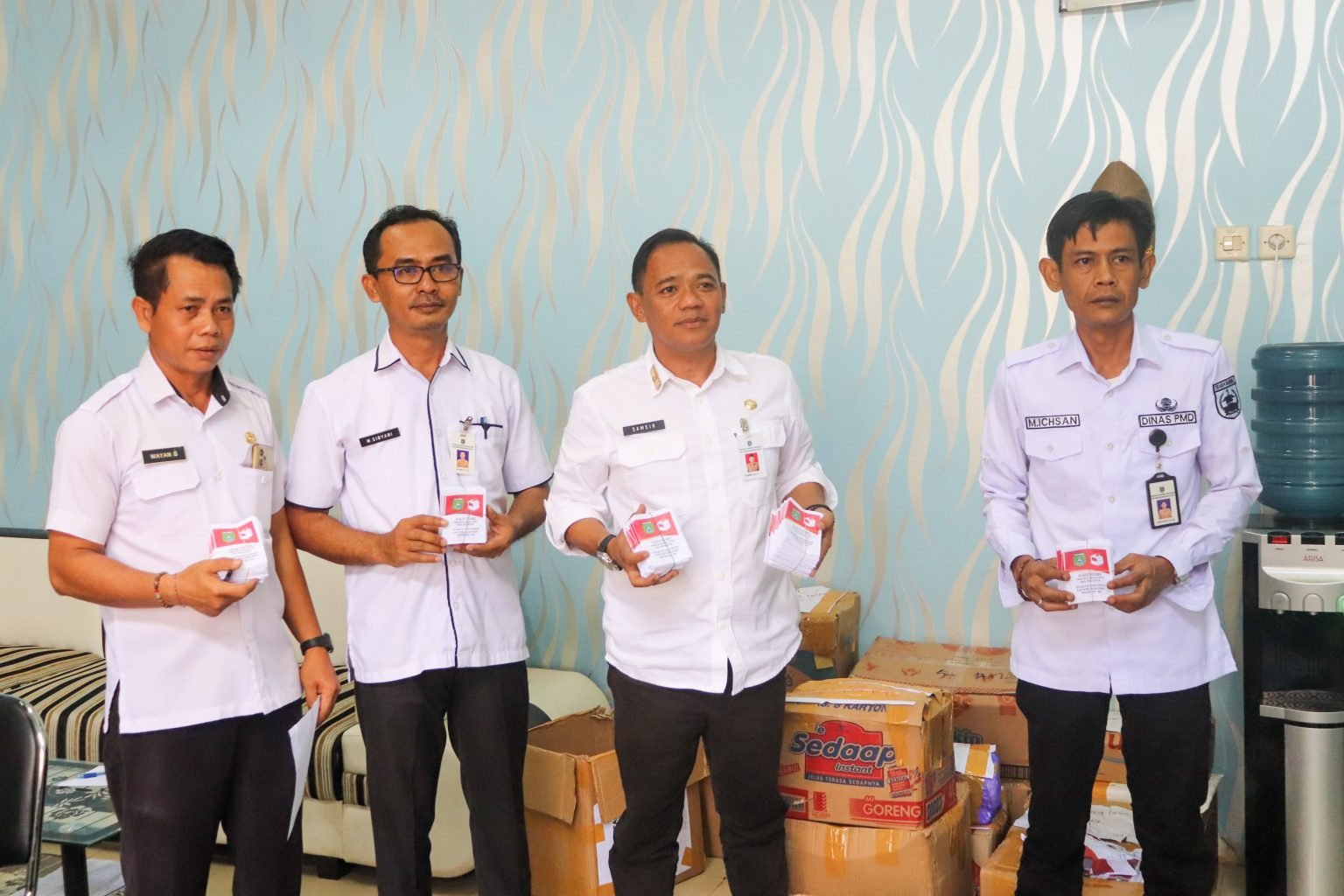 DPMD Tanbu Sortir Surat Suara Pilkades Serentak