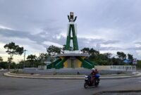 Tugu dan Bundaran Adipura di Kawasan Gunung Tinggi Kecamatan Batulicin
