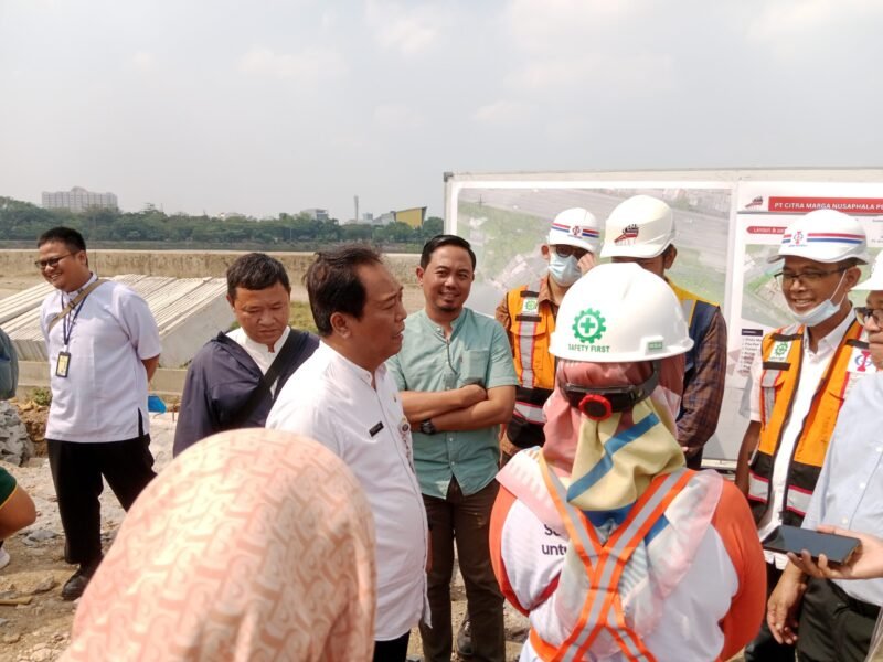 Kabag PLH Setko Administrasi Jakarta Utara, Ardan Solihin meninjau Pembangunan TPS Waduk Cincin 