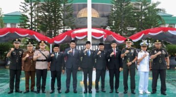 Bupati Andi Rudi Latif Pimpin Harkitnas dan HUT Proklamasi Pemerintahan ALRI Divisi 4 : Semangat Kebangkitan Nasional Tak Padam Meski Diguyur Hujan