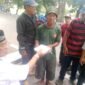 Ketua Korwil 01 Grib Jaya Tanjung Priok, Ujang Lembeng bagikan Nasi Kotak Jumat Berkah