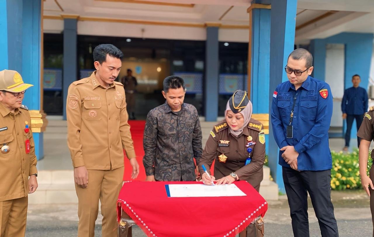 Kejari Banjar Serahkan Aset Rp300 Miliar ke Pemkab Banjar, 75 Sertifikat HGB PPS Sekumpul Kembali Dikuasai Daerah