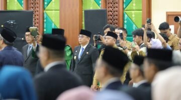 Bupati Tanah Bumbu Hadiri Pelantikan Sekda Kalsel