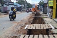 Tanpa Rambu Keselamatan, Proyek Rekonstruksi Jalan Sekumpul "Bahayakan" Warga Melintas 
