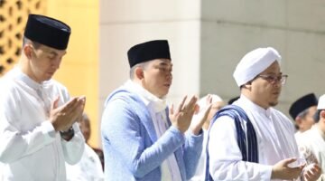 Hening dalam Keharuan Warnai Peringatan Maulid Nabi, Bupati Andi Rudi Latif : “Kita Mulia Berkat Rasulullah”