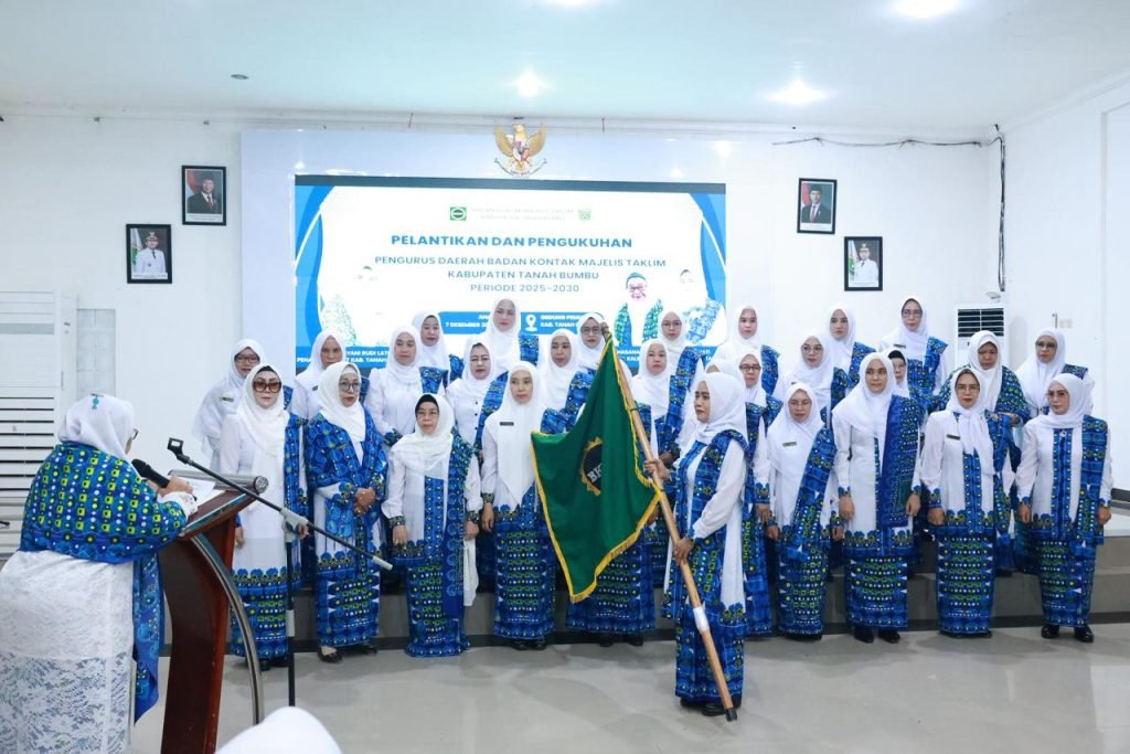 Pelantikan BKMT Tanah Bumbu 2025-2030, Bupati Tekankan Penguatan Dakwah dan Sinergi Daerah