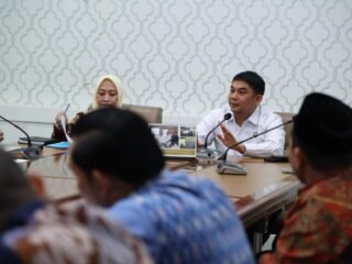 Wujudkan Wajah Kota yang Rapi, Bupati Andi Rudi Latif Pimpin Rapat Penataan Kabel dan Gerakan Indonesia ASRI
