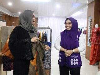 Andi Irmayani Sambut Kunjungan Dekranasda Banjar di Rumah Oleh-oleh Bersujud