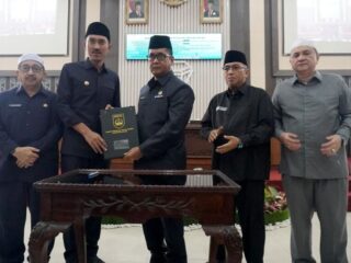 DPRD Banjar Sahkan Raperda Adminduk, Dorong Peningkatan Pelayanan Publik
