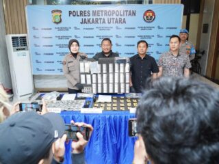 Tangkap Bandar dan Kurir Narkoba, Polrestro Jakut Amankan 276 Cadtridge Vape Etomidate