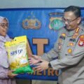 Jumat Peduli, Kapolres Jakut Blusukan ke Kolong Tol Sungai Bambu