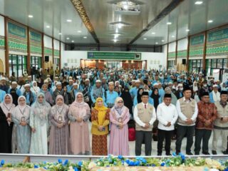 Yulian Herawati Sambut Kedatangan Jamaah Haji Kloter 13 Tanah Bumbu