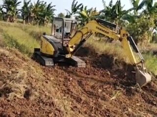 BPP Banjar Bantu Pengolahan Sawah, Petani Tambak Danau Siapkan Lahan Pertanian